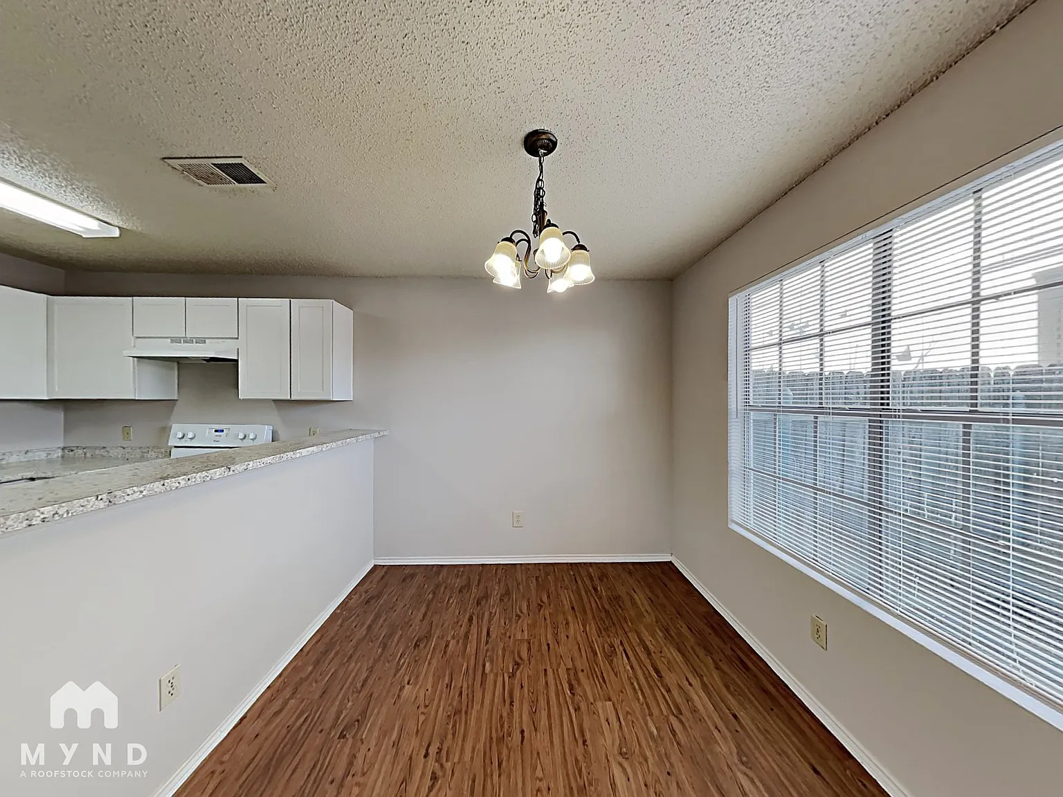 3 bed, 2.0 bath, 1118 sqft, $1,275 — Photo 4