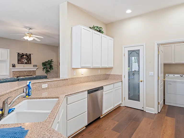 1121 Galston Dr — Photo 10