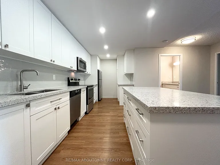 82 Millside Dr #105 — Photo 5