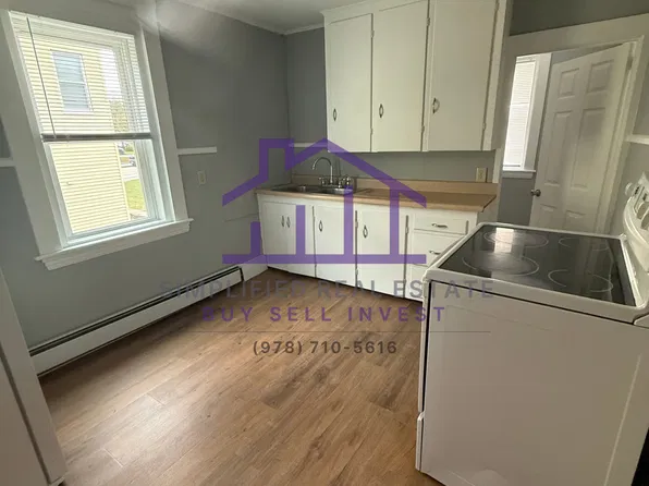 17 Pleasant St #2, Auburn, ME 04210