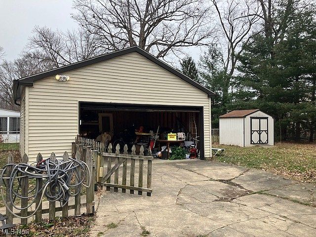 2nd image of 573 Woodlane Dr