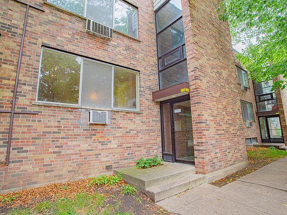 3rd image of 1730 W Rosehill Dr APT 1A