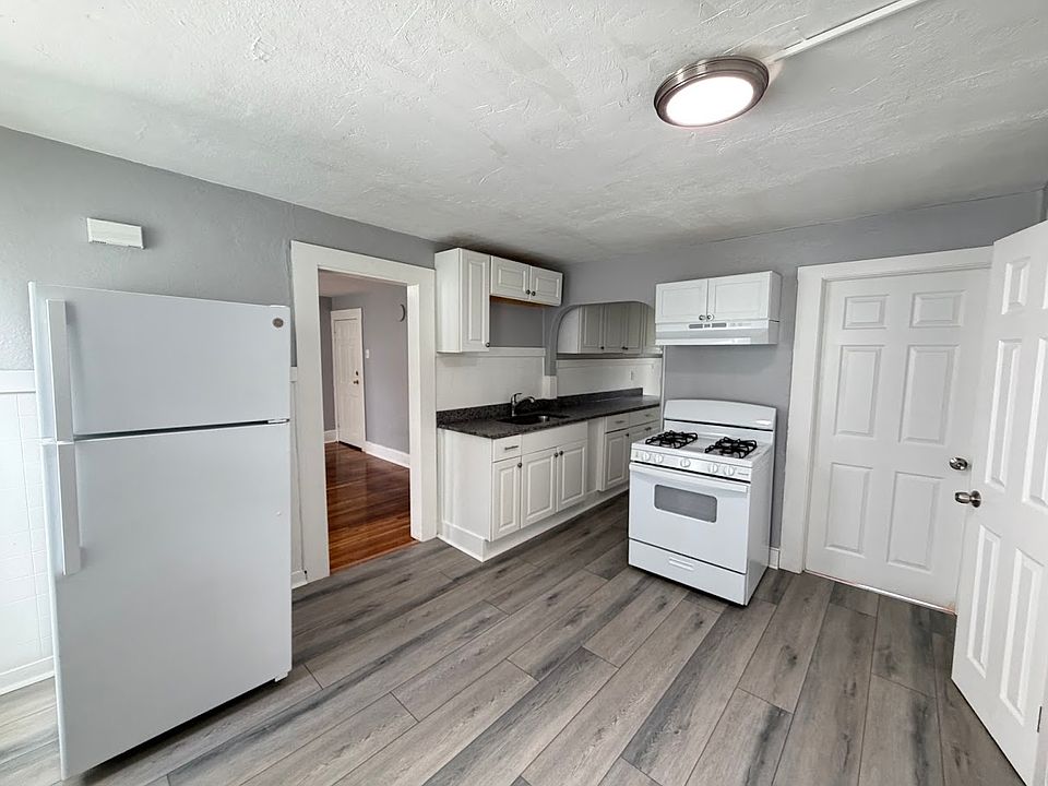 1st image of 21 Marble St Floor 2