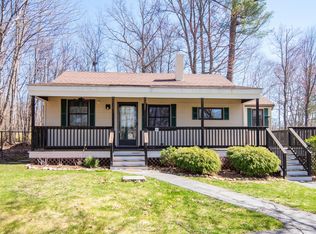 11 Grove Dr, Hampstead, NH 03841