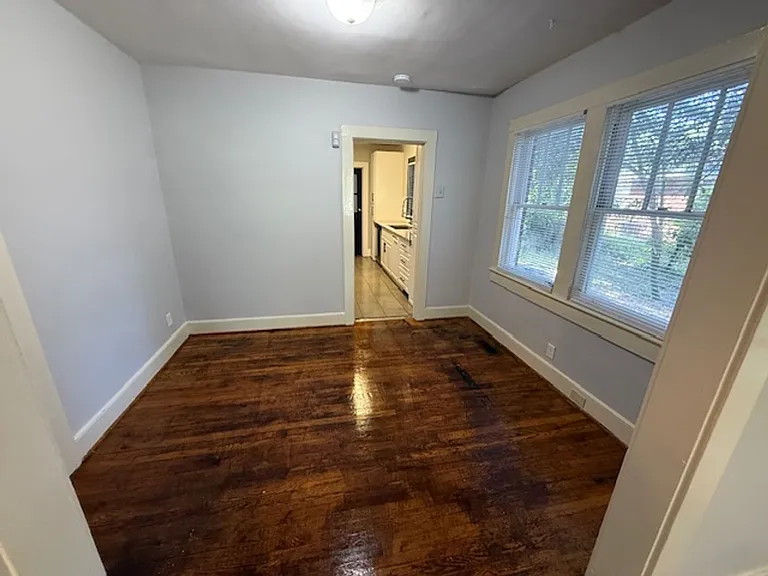 503 Tyler St — Photo 7