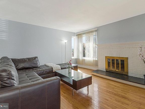 2nd image of 224 University Blvd E