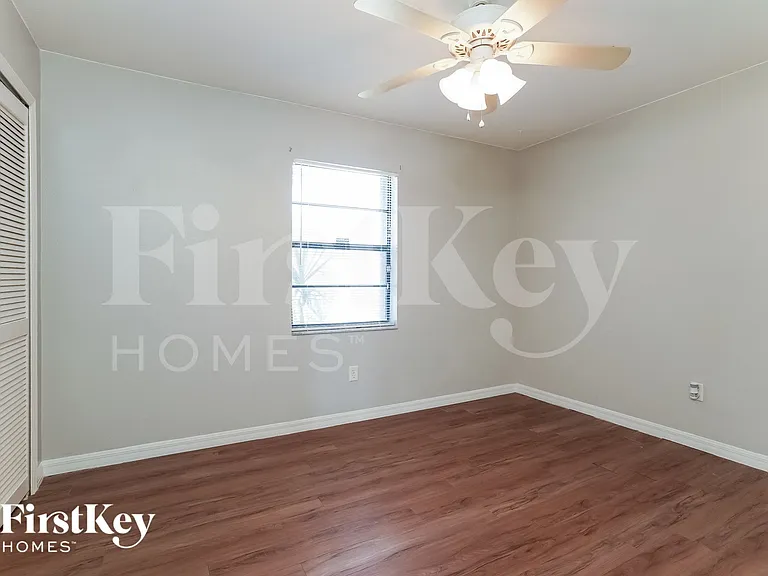 2603 NE 4th Ave — Photo 12