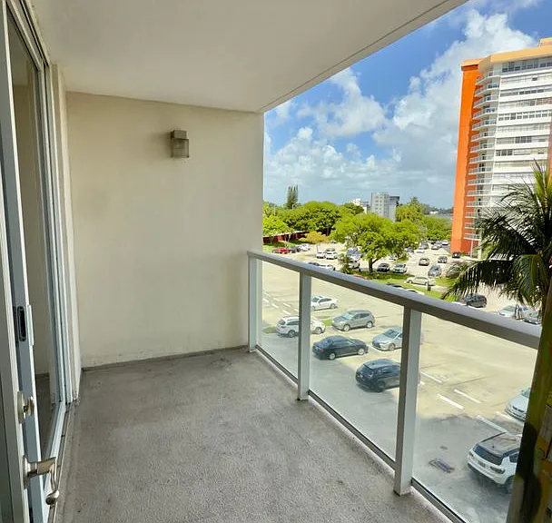 1351 NE Miami Gardens Dr #422 — Photo 16