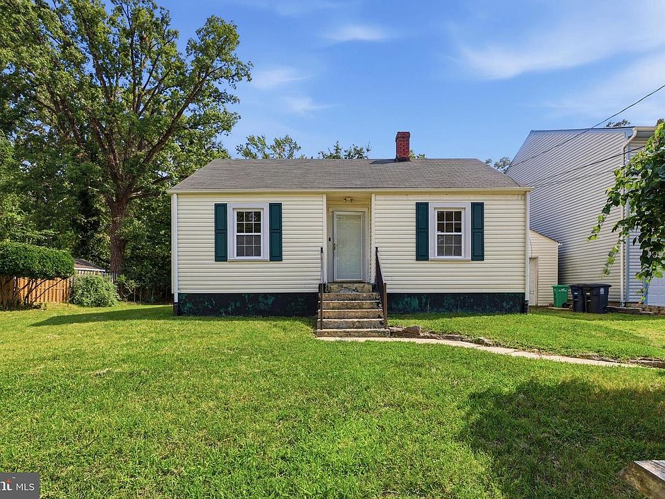 1st image of 6207 Woodley Rd