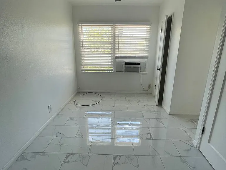 Glendale Terrace Apartments - AC Townhomes LLC — Photo 9