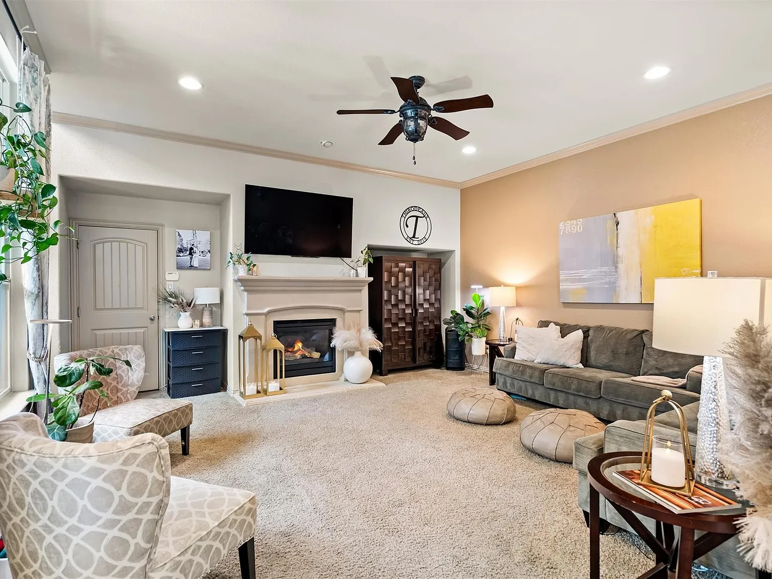 3 bed, 2258 sqft, $2,700 — Photo 2