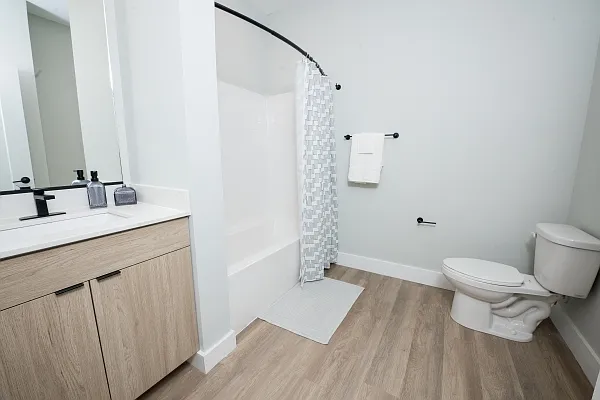 60 E Green St #303 — Photo 9