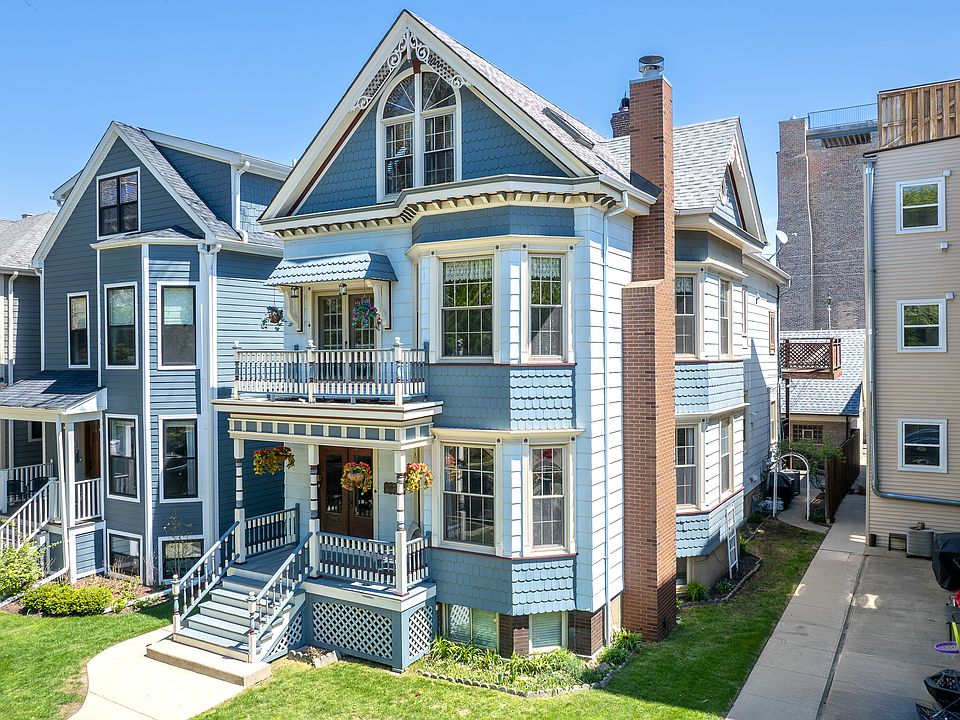 1st image of 3905 N Seeley Ave #B