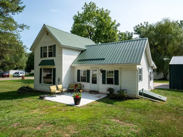 N6193 S Oak St, Arkansaw, WI 54721