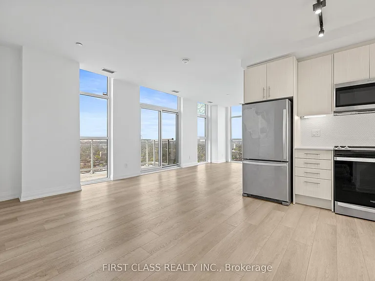 286 Main St #Penthouse 1 — Photo 5