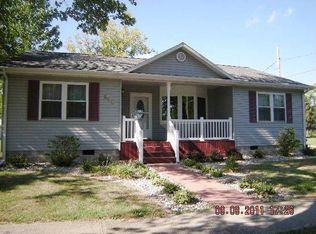 606 E Madison Ave, Casey, IL 62420