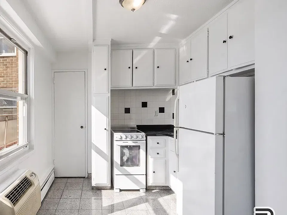 6545 Broadway #4D