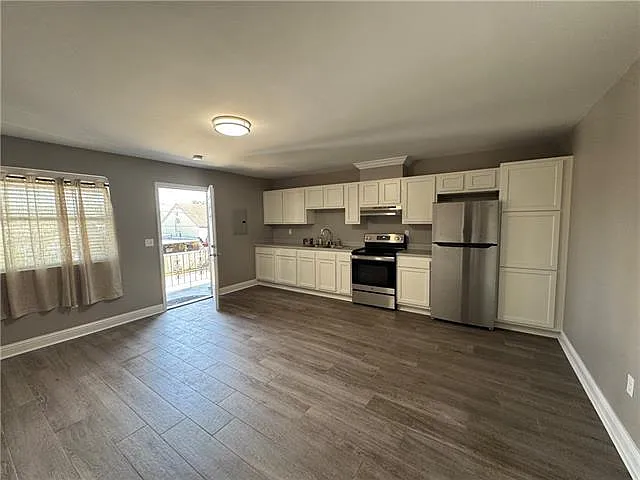 145 N Anthony St #203 — Photo 6