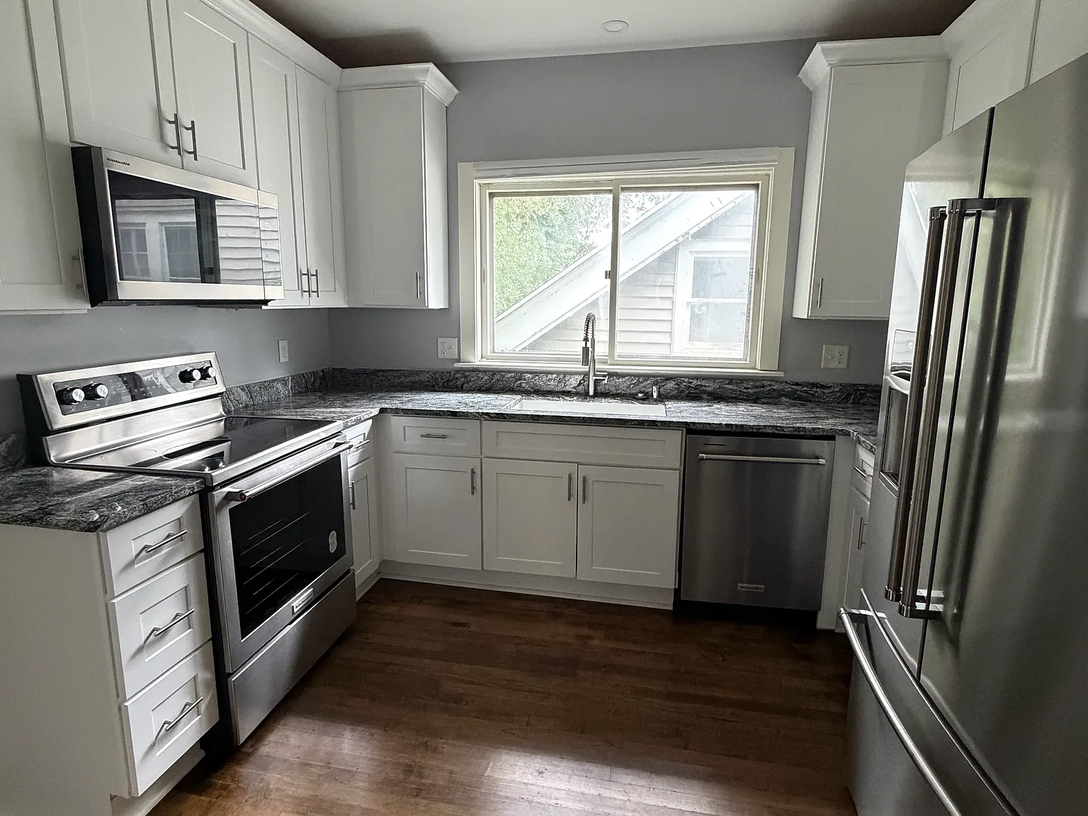 5 bed, 1753 sqft, $3,750 — Photo 3