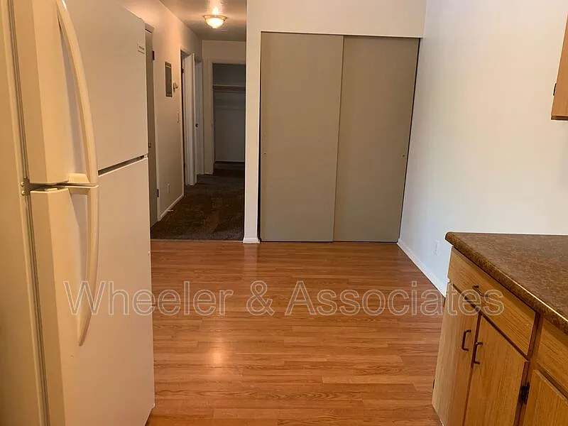 2 bed, 1.0 bath, 900 sqft, $975 — Photo 3