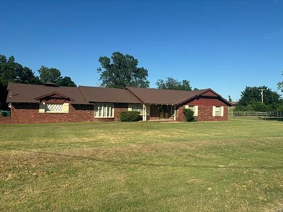 2nd image of 2724 NE Orlie Dr
