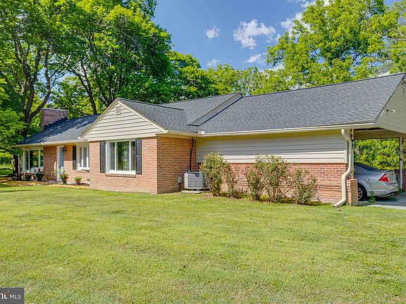 3rd image of 3401 Dogwood Dr