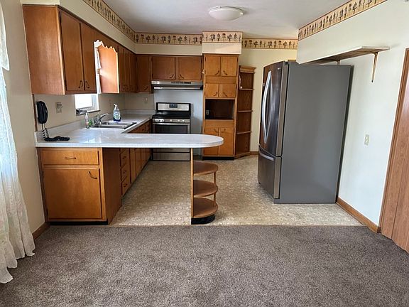 3rd image of 802 Clement Ave