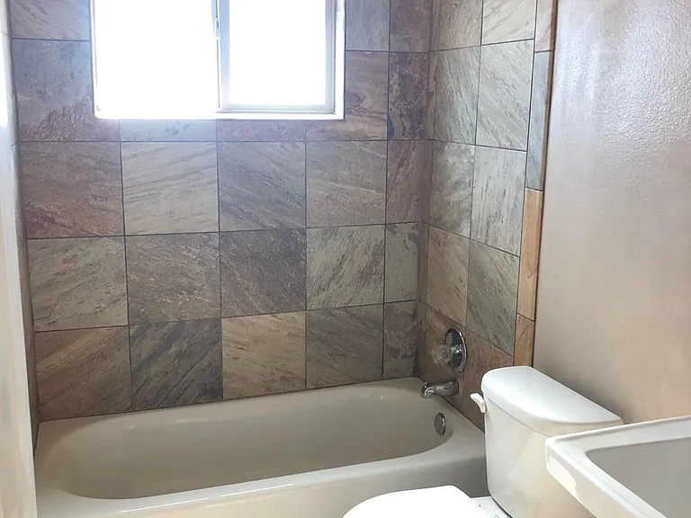 5702 Macon Ln — Photo 6