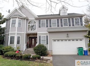 450 4th St, Dunellen, NJ 08812