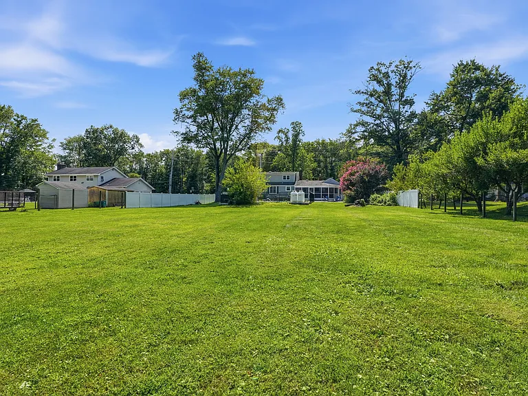 244 Federal City Rd — Photo 32