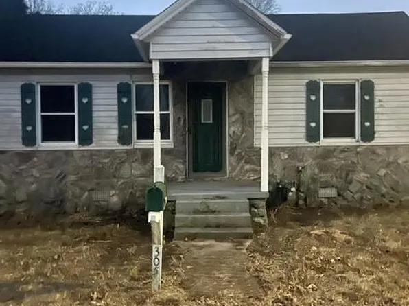 305 E Ironbanks Rd, Charleston, MO 63834