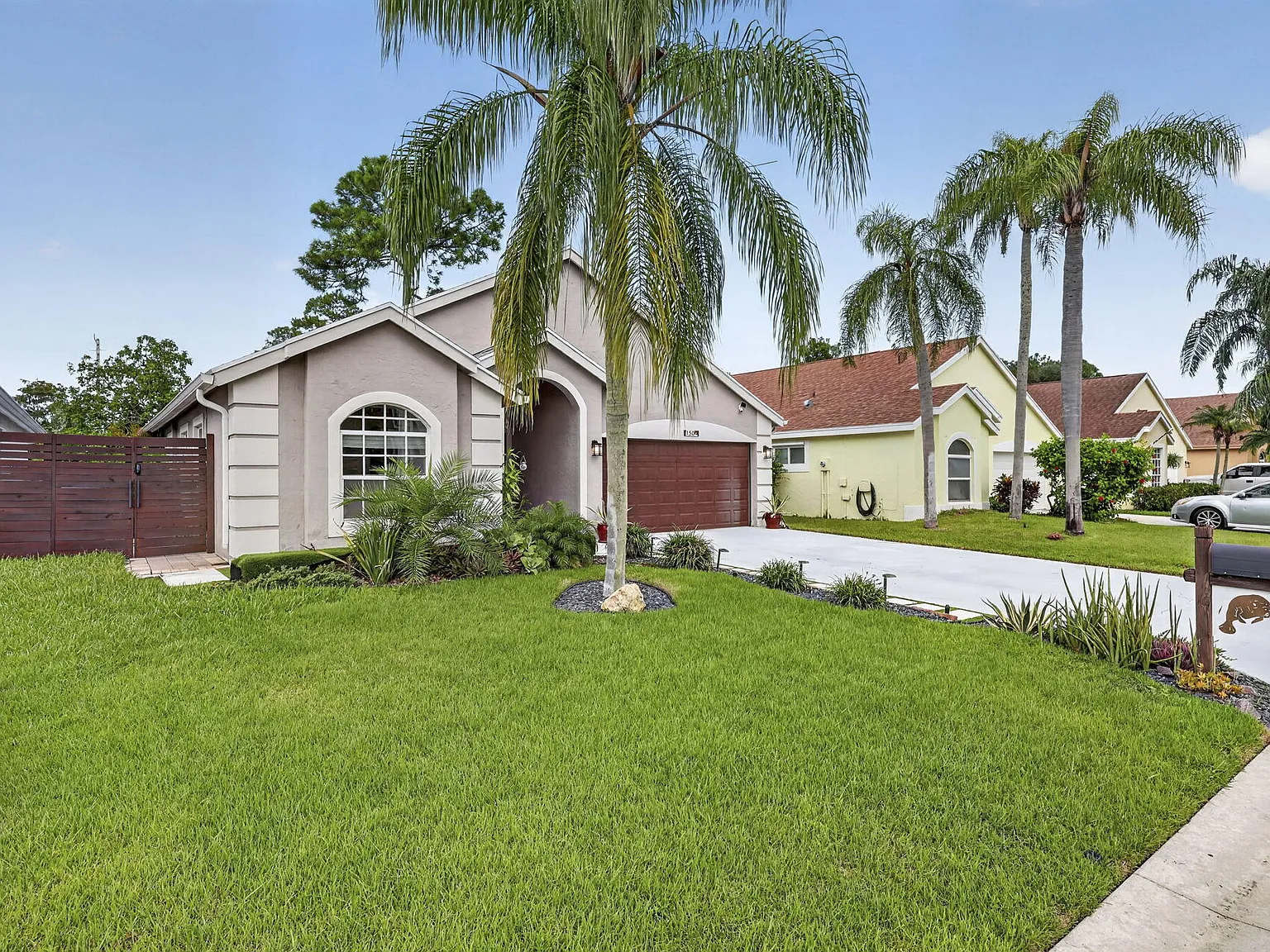 3 bed, 2.0 bath, 1647 sqft, $6,500 — Photo 3
