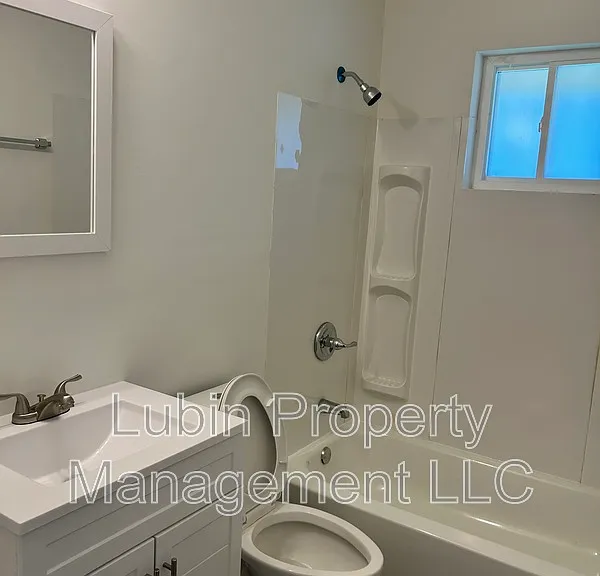 1699 Pendleton St #1 — Photo 6