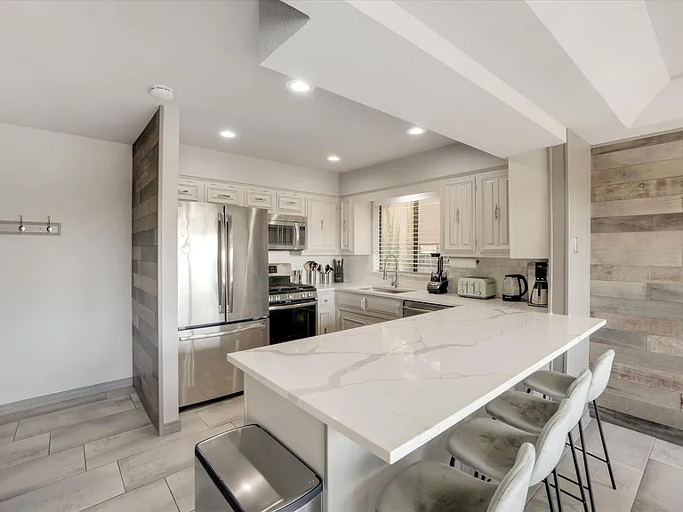 1608 S Alamo Rd — Photo 15
