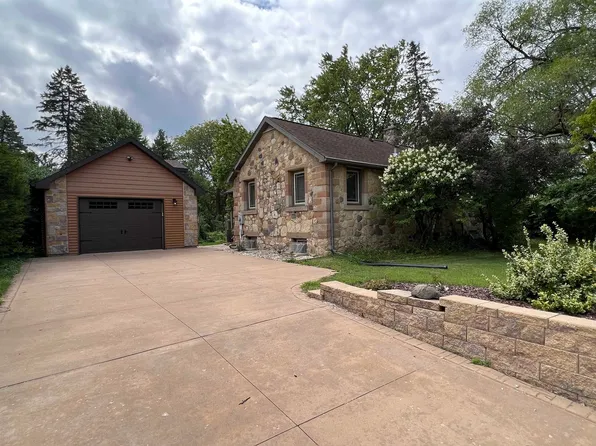 41 Braeger Dr, Fitchburg, WI 53713