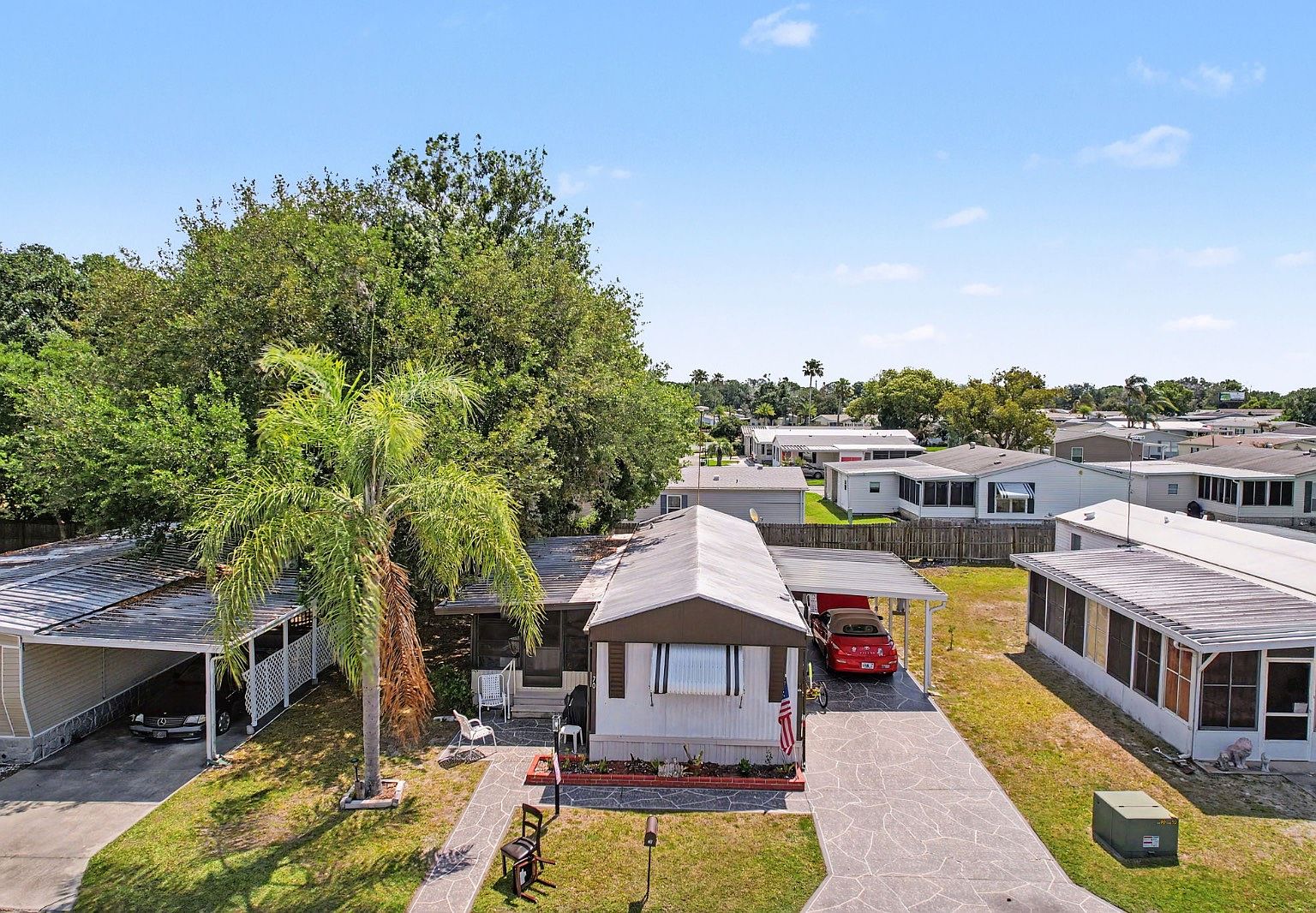 70 Los Palms Dr