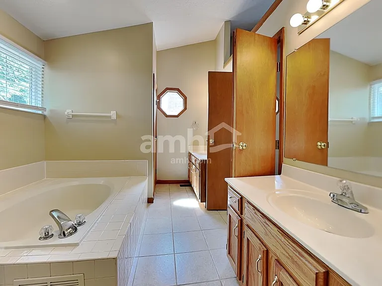 2358 Rosina Dr — Photo 15