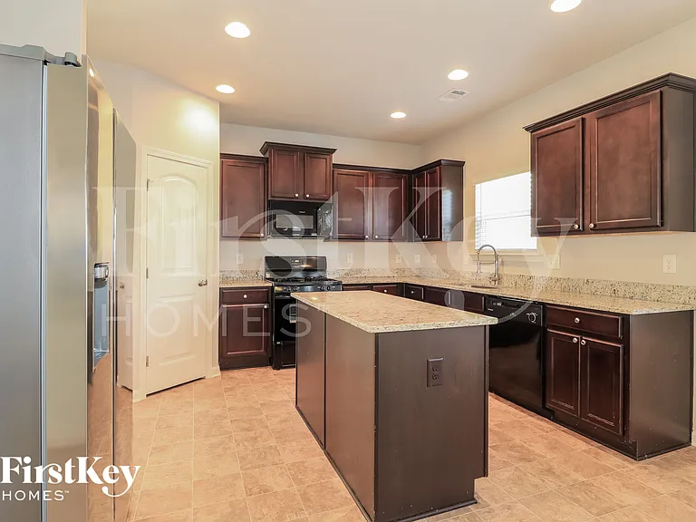 88 Birch River Ct — Photo 6