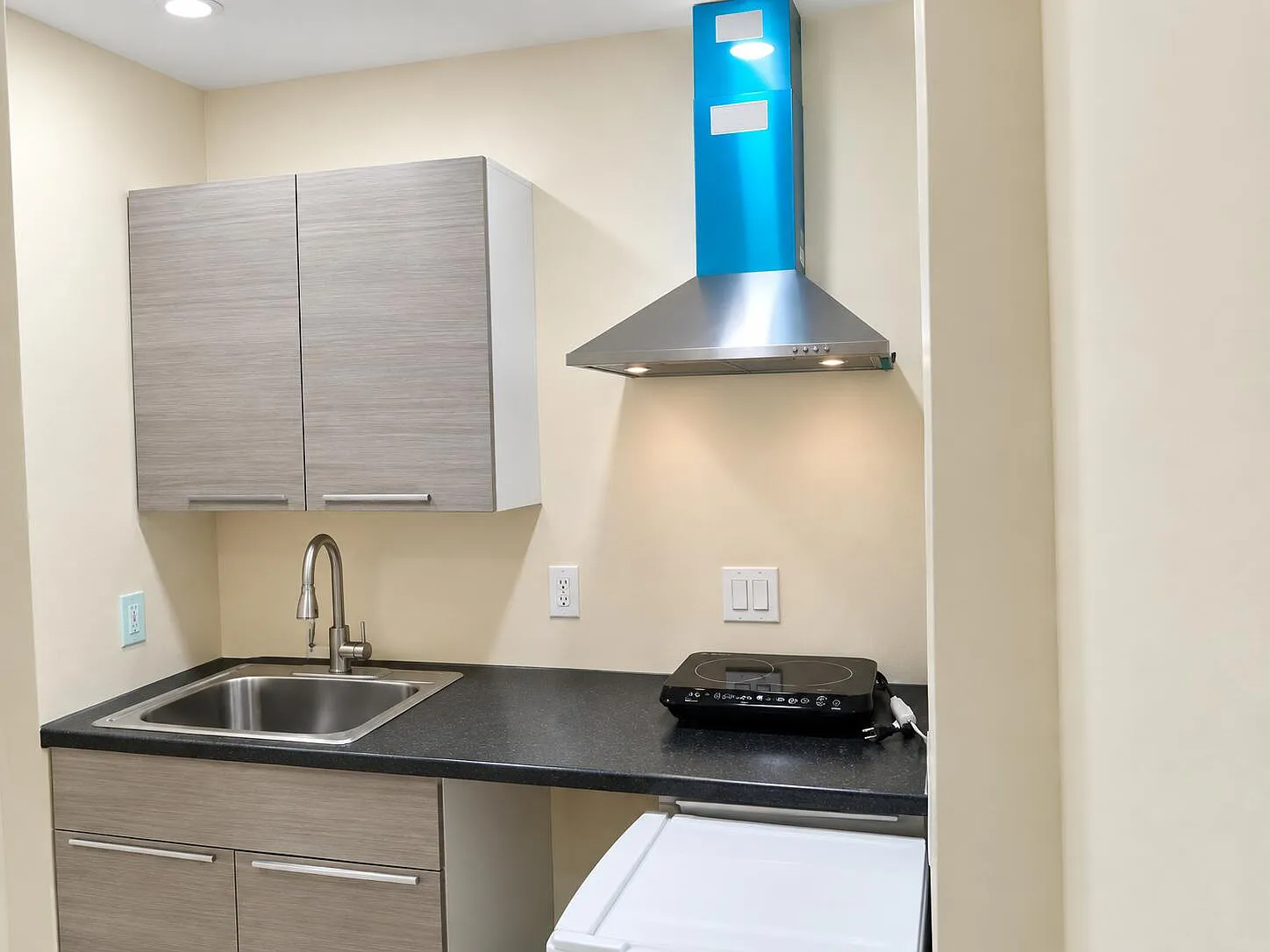 Studio, 1.0 bath, 342 sqft, $1,500 — Photo 3