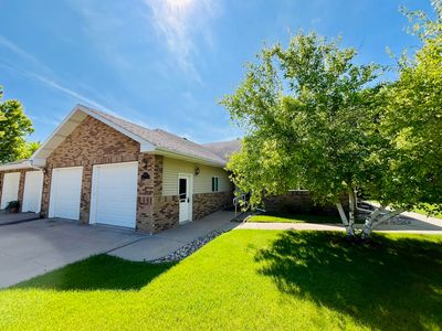 1024 Birchwood Ln, Aberdeen, SD, 57401