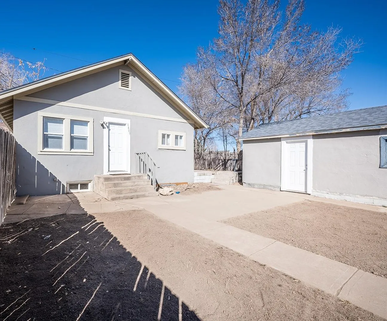 2 bed, 1200 sqft, $1,100 — Photo 1