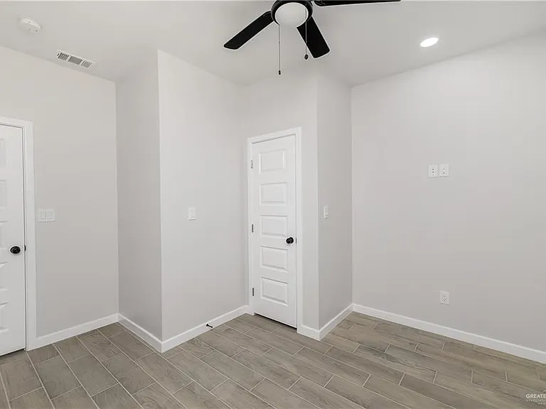 1006 Sugar Garden Dr #4 — Photo 11
