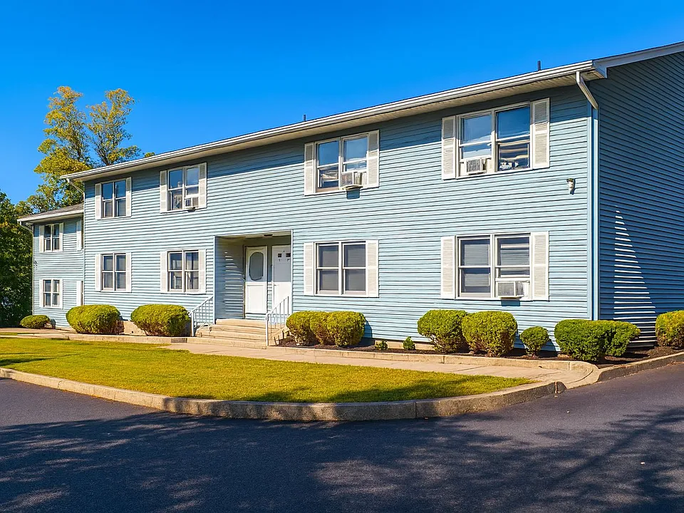 Lakeside Apartments