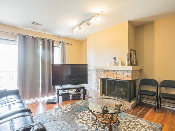 5th image of 1223 Knottingham Ct #2AR