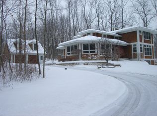 N2846 Hidden Valley Ln, Lake Geneva, WI 53147