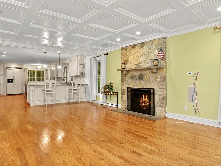 80 Brookside Dr — Photo 8