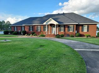 211 Lake Shore Dr, Alma, GA 31510