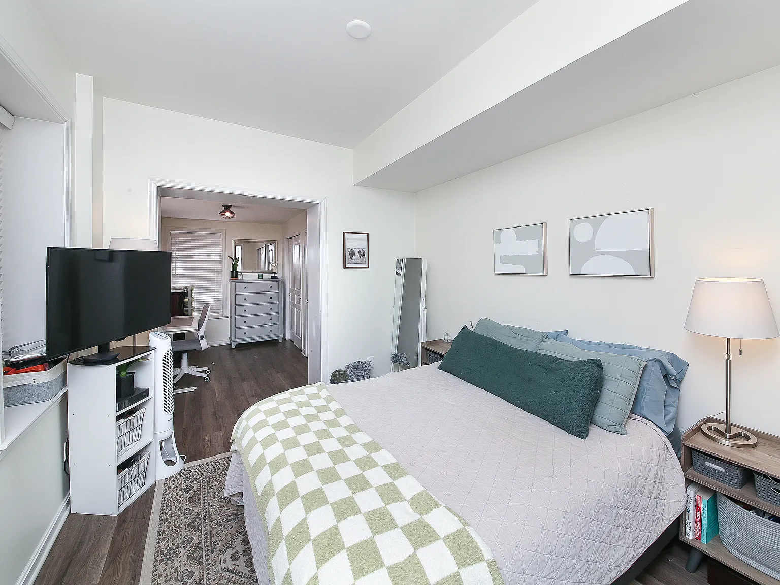 1 bed, 890 sqft, $3,695 — Photo 4