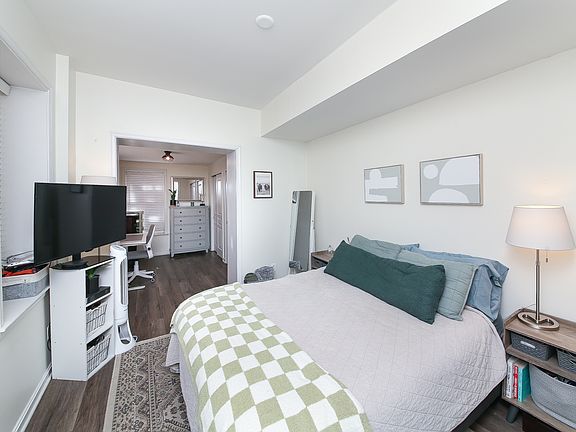 4th image of 816 Carpenter St #1F