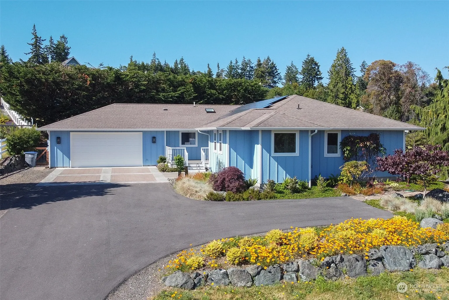 64 Balmoral Court photo 1